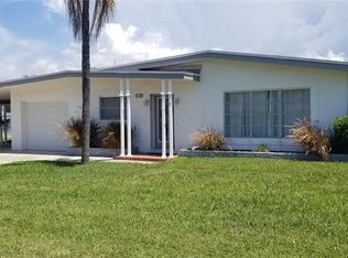 17163 2nd St E, North Redington Beach, FL 33708