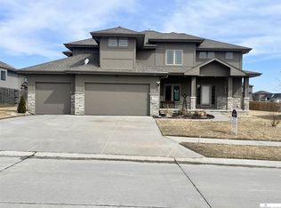 2403 N 186th St, Elkhorn, NE 68022