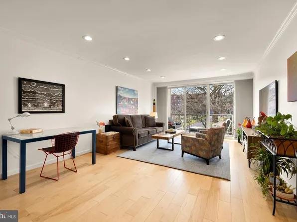 4977 Battery Ln #1-208, Bethesda, MD 20814