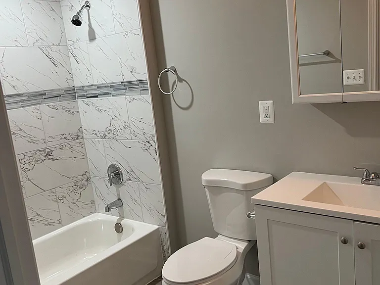 2744 Augusta Ave #C — Photo 5