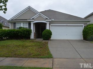 230 Larktree Ln, Fuquay Varina, NC 27526