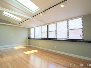 305 3rd St #2R, Jersey City, NJ 07302