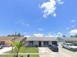 6075 Oak Royal Dr, Lake Worth, FL 33463