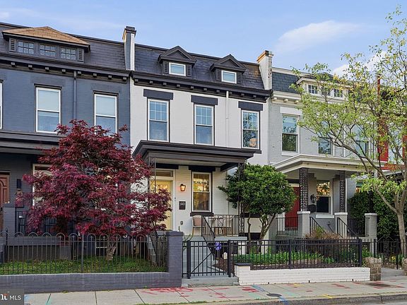 4th image of 445 Kenyon St NW