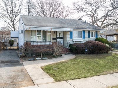 178 Pearl Street, Westbury, NY, 11590