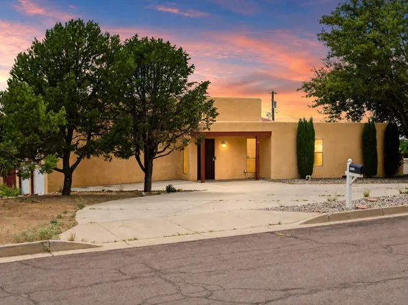 14326 Oakwood Pl NE, Albuquerque, NM 87123