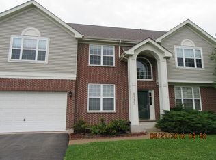 6512 Waterford Dr, McHenry, IL 60050