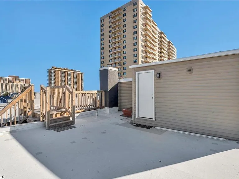 5003 Atlantic Ave #7 — Photo 12