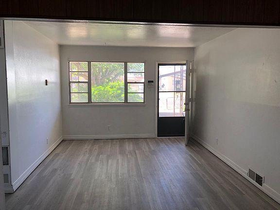 2nd image of 905 Arapaho Trl