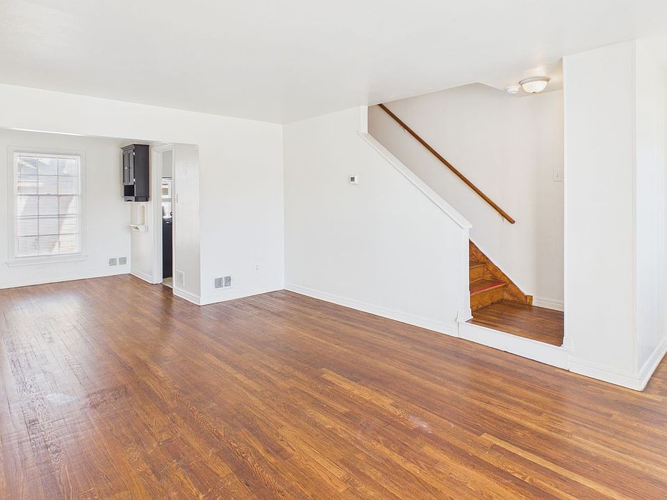 1st image of 412 SW 17th Ave Unit 2