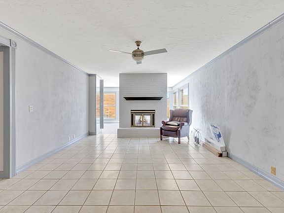 4th image of 6200 Eastridge Rd