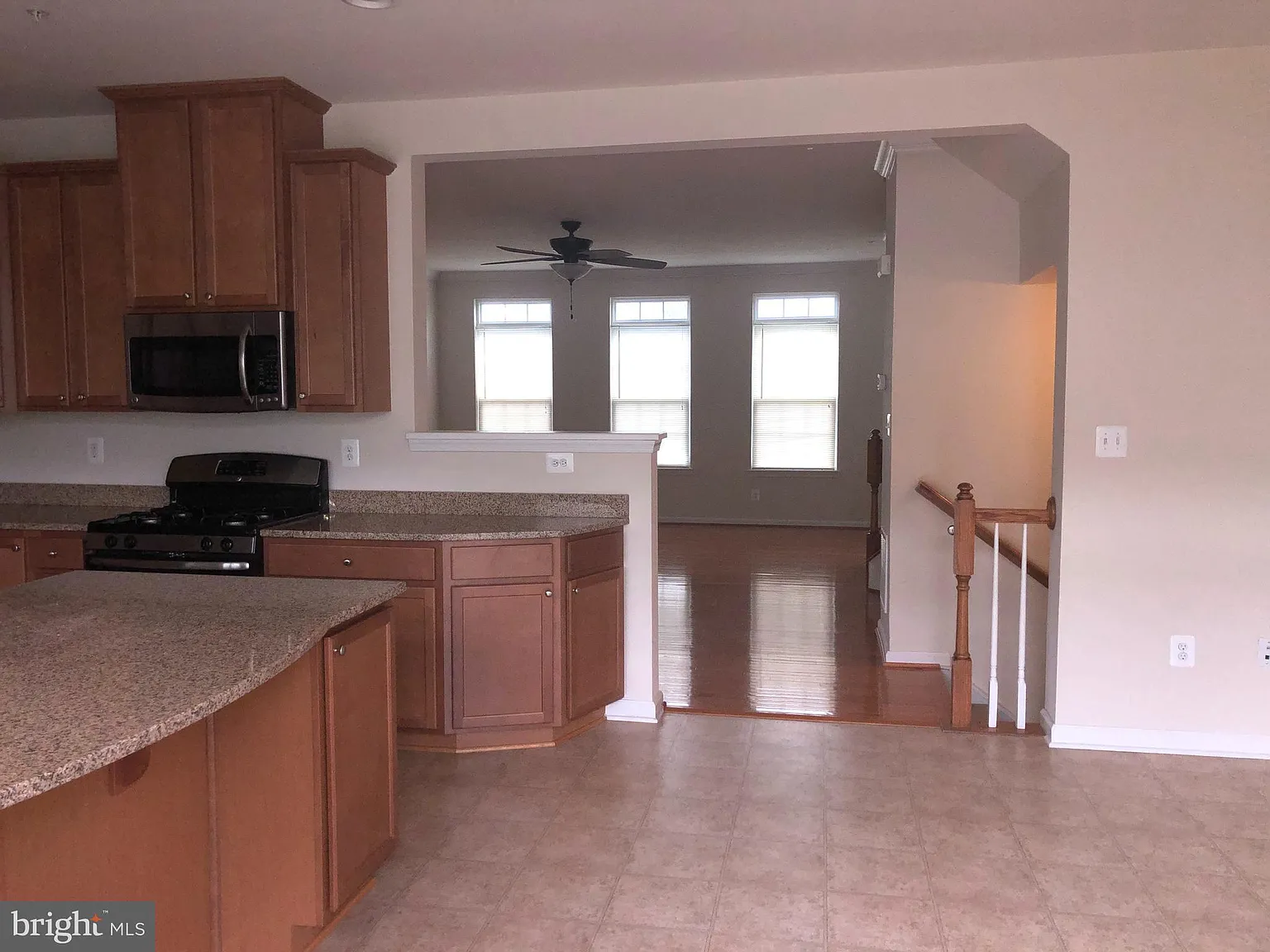 3 bed, 2.5 bath, 1672 sqft, $2,850 — Photo 4