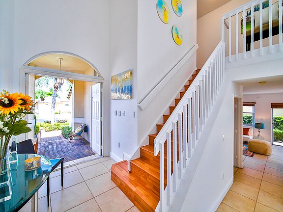 4th image of 9946 NW 32nd St