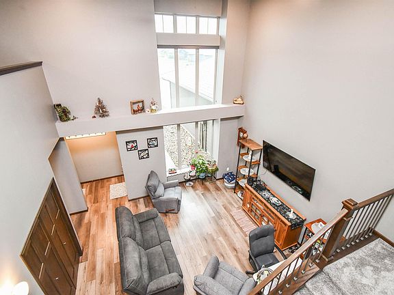 3rd image of 5514 S Woodlily Ave