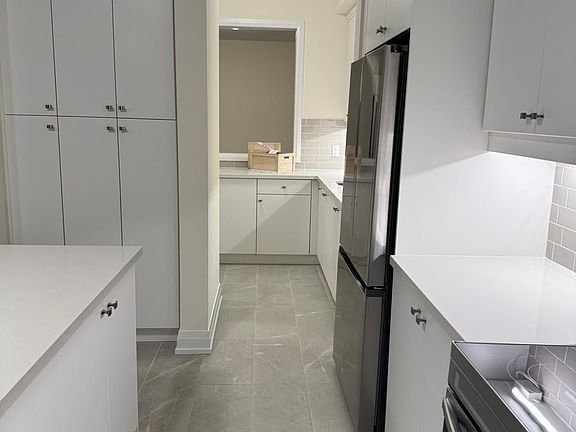 3rd image of 50 Daisy St