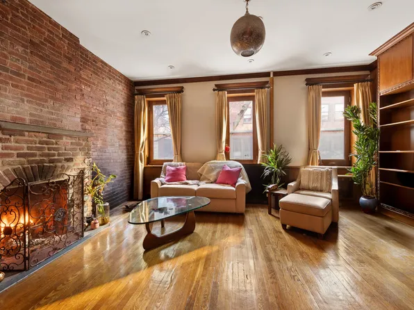 453 West 56th Street image 1 of 12