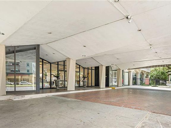 2nd image of 2100 Saint Charles Ave APT 2M
