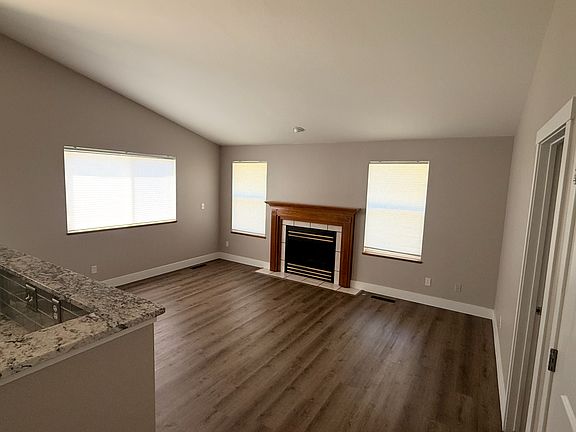 4th image of 1210 Creekwood Ct