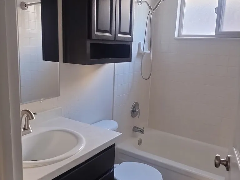 Woodridge Apartments — Photo 29