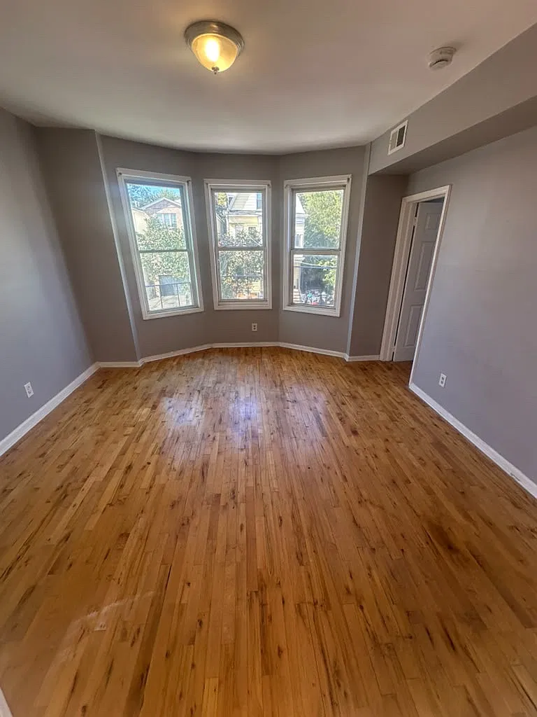 3 bed, $2,100 — Photo 1
