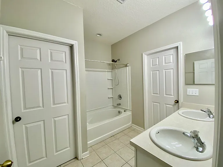 5820 Parkstone Crossing Dr — Photo 23
