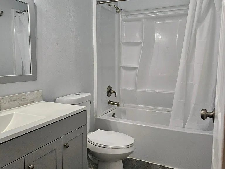 1208 Westbrook Loop #B — Photo 8