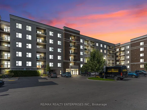 610 Farmstead Dr #409, Milton, ON L9T 8X5