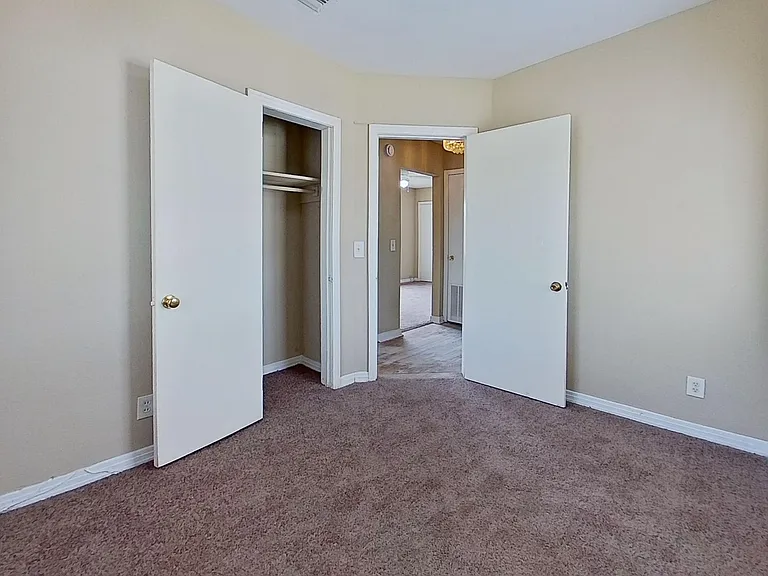 1235 W 5th St — Photo 13