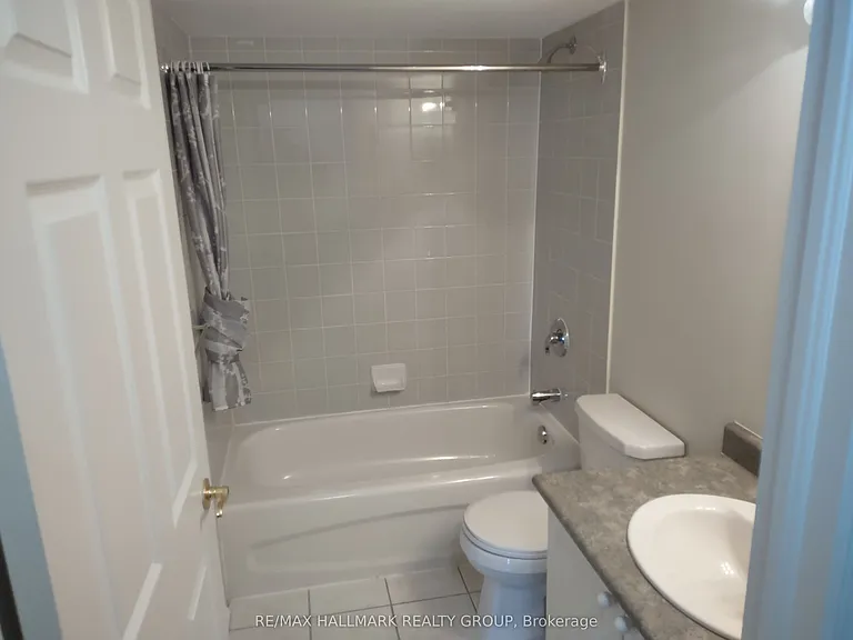 429 Somerset St W #313 — Photo 17