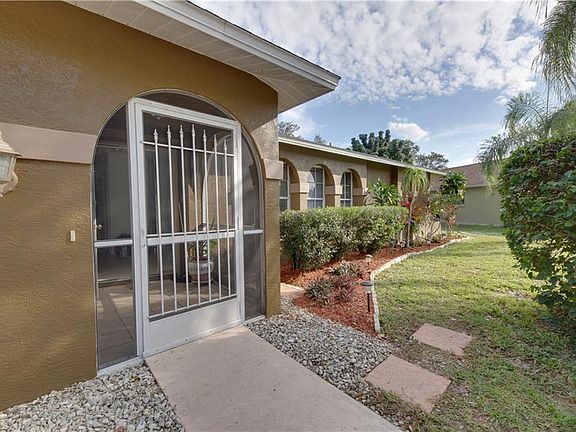 2nd image of 9934 Country Oaks Dr