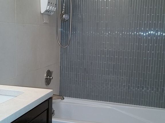 5th image of 211 E 46th St #21B