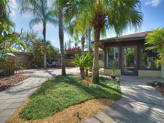 3rd image of 5015 Paloma Dr