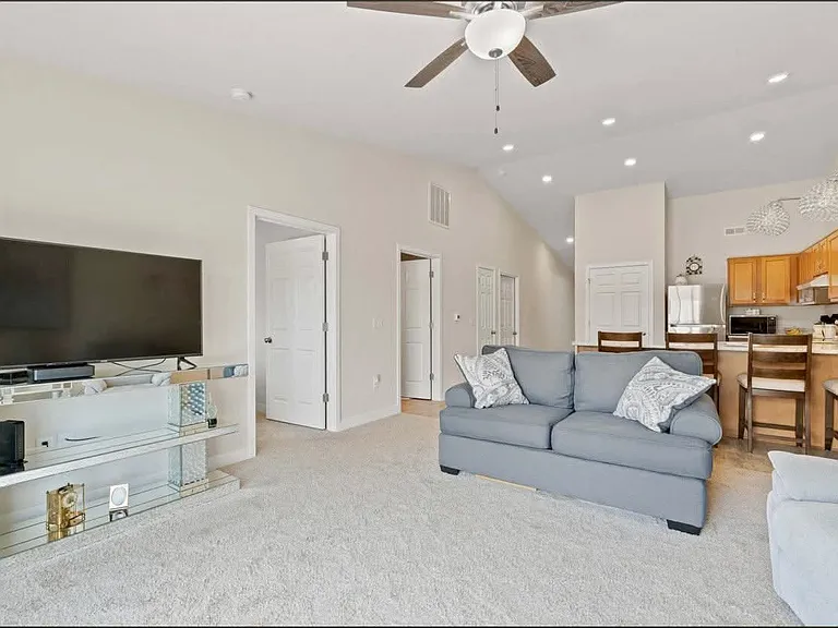 9213 Earlmont Dr — Photo 10
