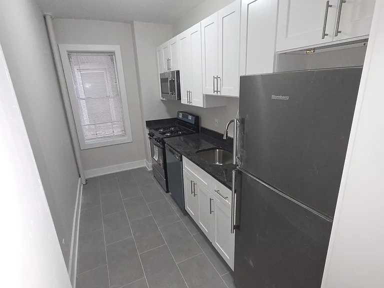 214 Duncan Ave #104 — Photo 1