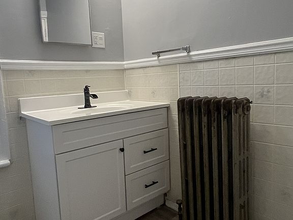 5th image of 3883 N 6th St Floor 2