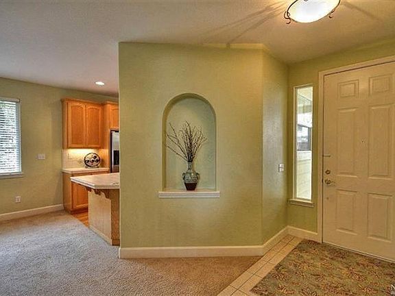 4th image of 215 Virginia Avenue