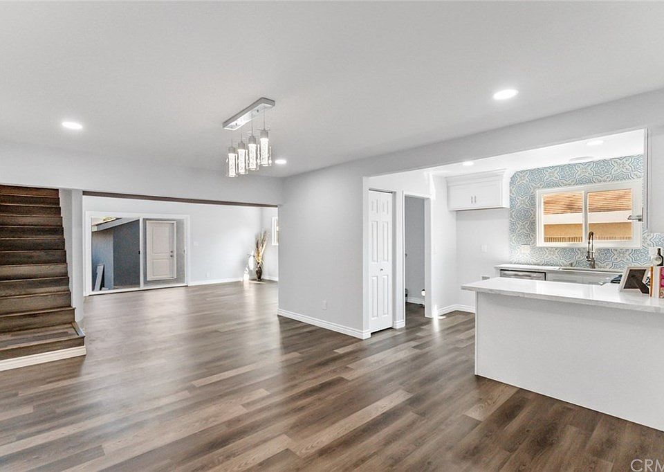 1st image of 732 N Lincoln Ave