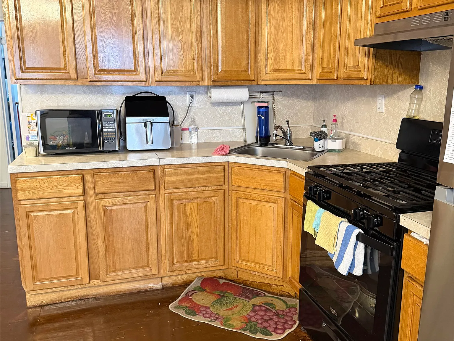2 bed, 1.0 bath, $2,300 — Photo 2
