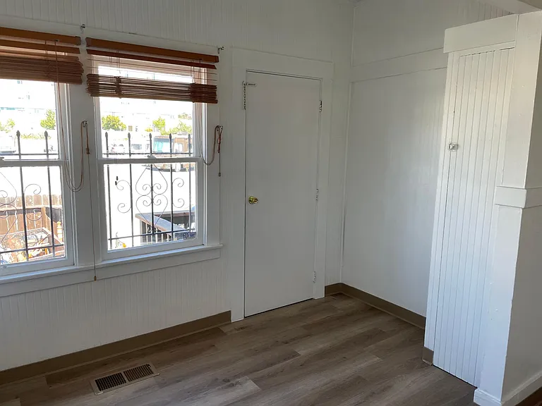1668 Broadway St — Photo 5