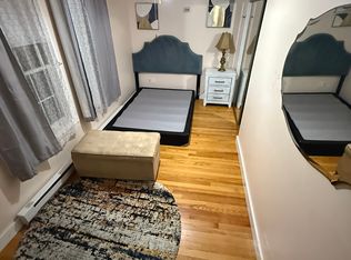 17 4th Ave #1, Lowell, MA 01854