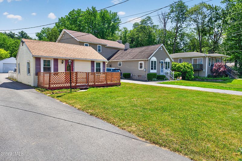 2nd image of 223 Vly Road