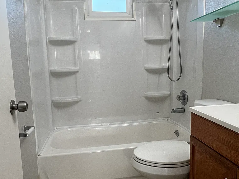 2129 Winafred St — Photo 9