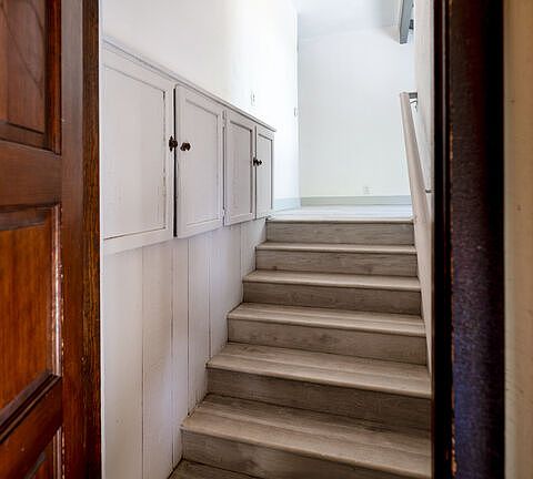 3rd image of 1954 Hillcrest Rd APT 3