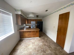 1018 N 10th Ave APT B, Hanford, CA 93230