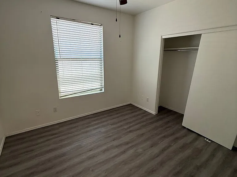 3102 W Belle Ave — Photo 8