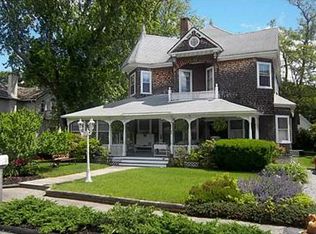 20 Beach Park Ave, Warwick, RI 02886