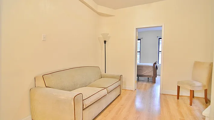 Rented by Park Property Advisors | media 26