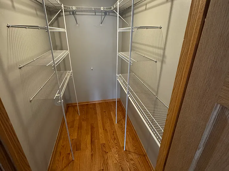 786 Greenwood Rd — Photo 16