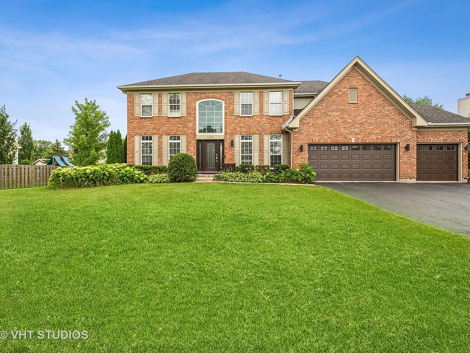 1367 Hunters Trl, Crystal Lake, IL 60014 Zillow