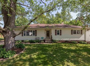 2708 E Columbia Ave, Davenport, IA 52803